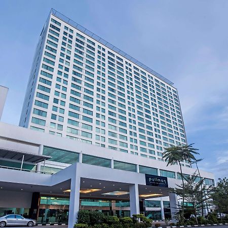 Hotel Pullman Kuching Exteriér fotografie The hotel in 2016