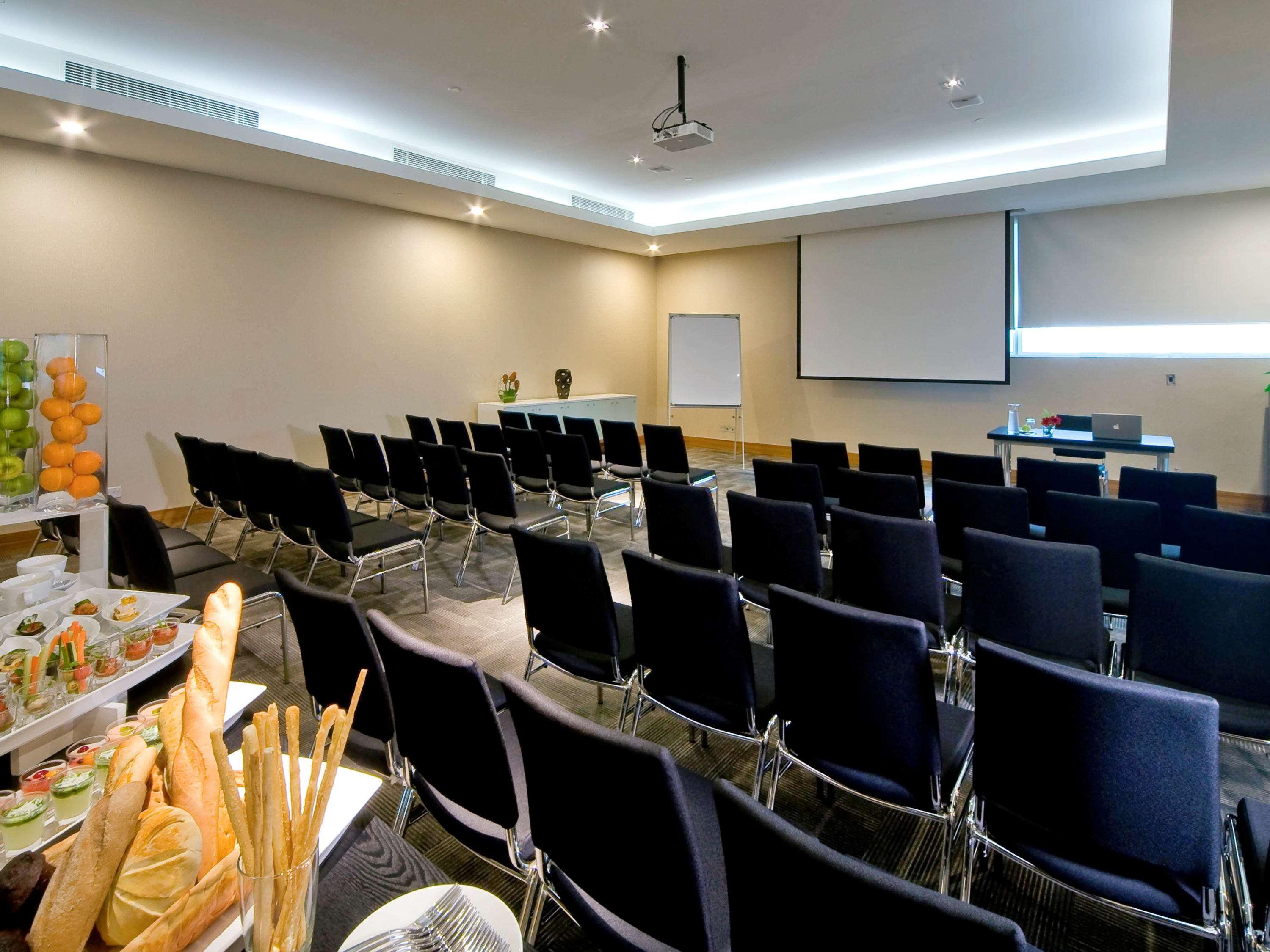Hotel Pullman Kuching Zařízení fotografie The hotel's meeting room