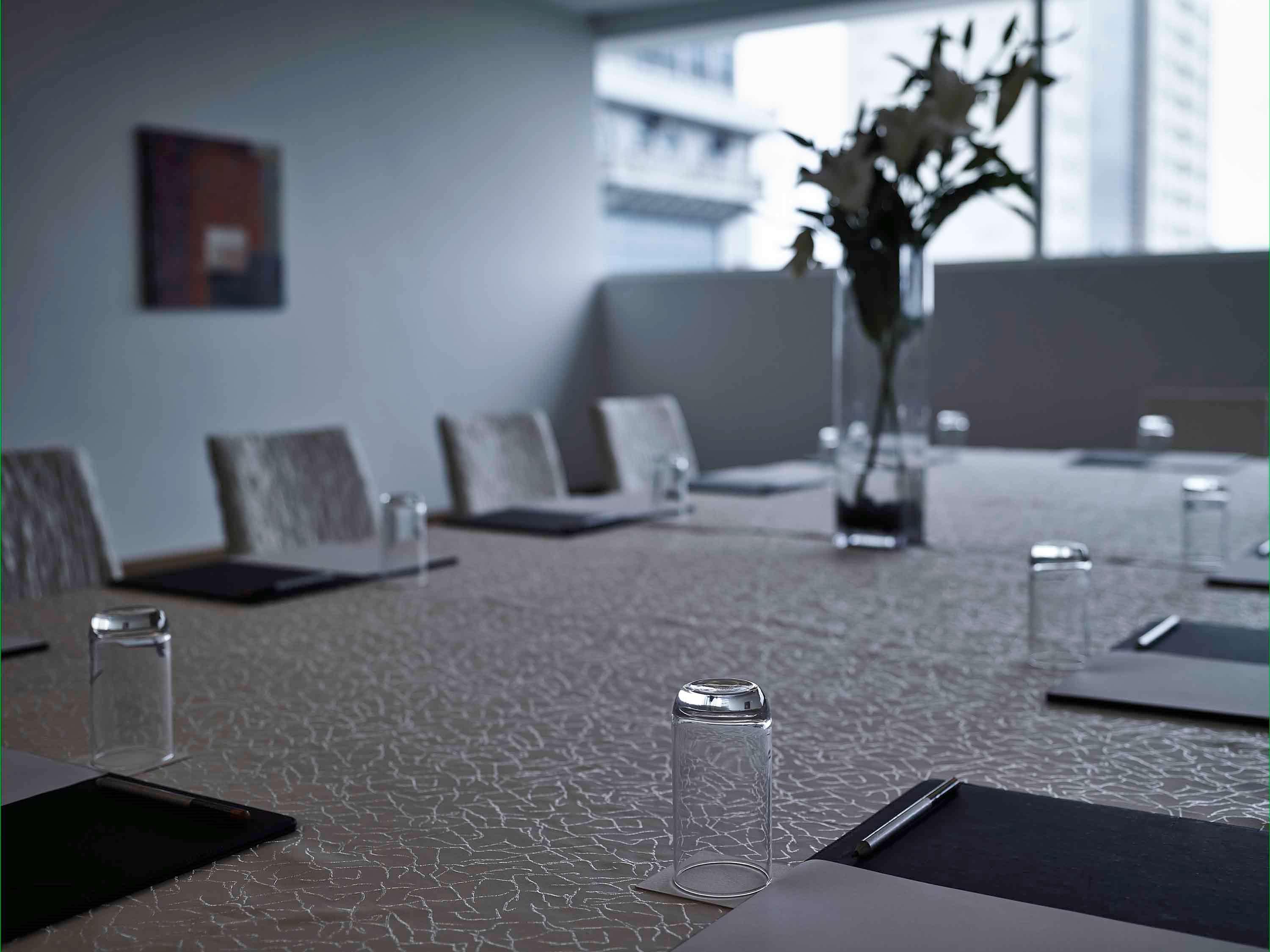 Hotel Pullman Kuching Exteriér fotografie A meeting room at the headquarters of the European Anti-fraud Bureau